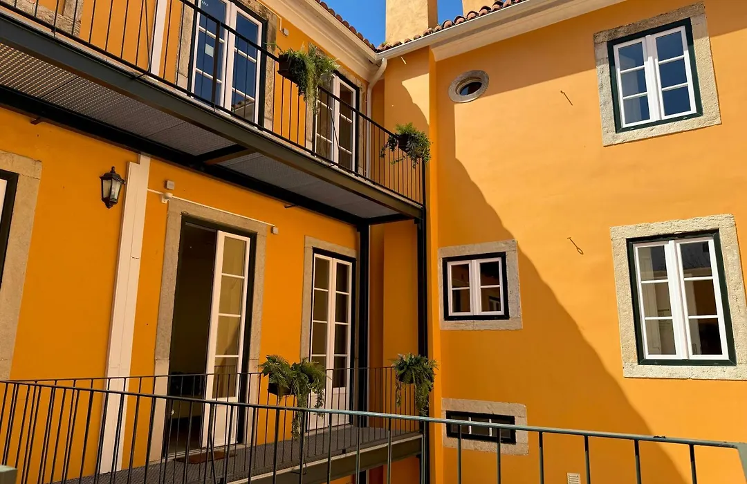 Metropolitan Living Lisbon - Janelas Verdes-1