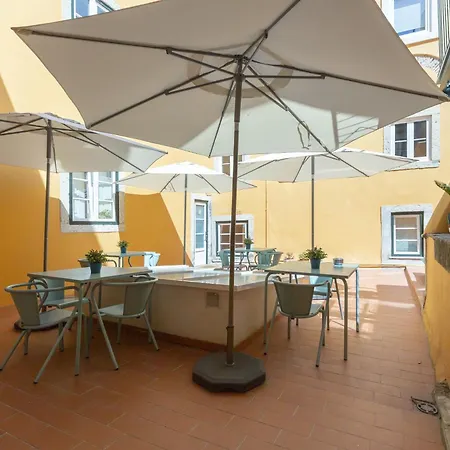 Metropolitan Living Lisbon - Janelas Verdes-2